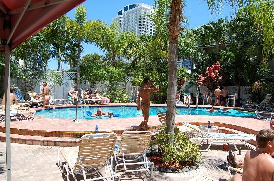 image poolside of the worthington gay clothing optional resort in fort lauderdale usa where gay hookups and gay cruising happen via travelgay